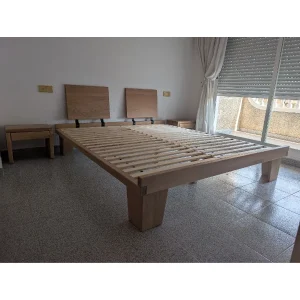 Cama dojo con cabecero partido color natural 148